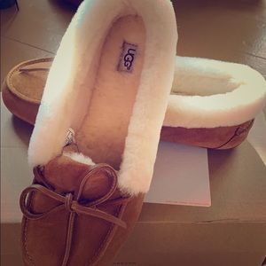 Women’s UGG solana loafers - Size 8